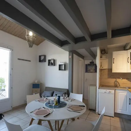 Holiday home Maison Pour 4 Pers - Terrasse - 300m De La