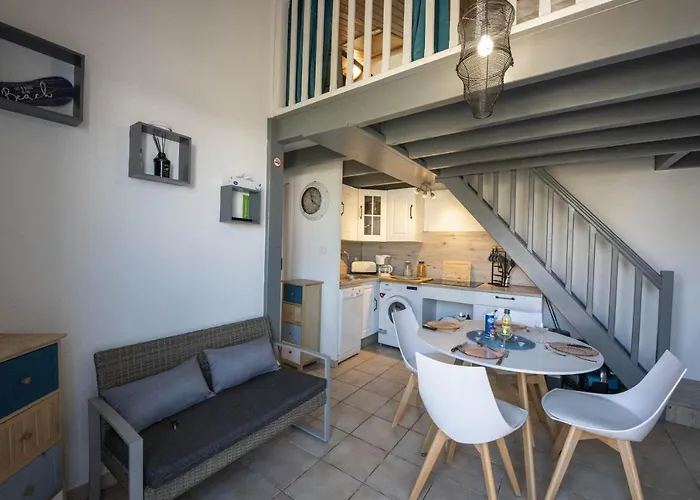 Holiday home Maison Pour 4 Pers - Terrasse - 300m De La Noirmoutier-en-l'Ile